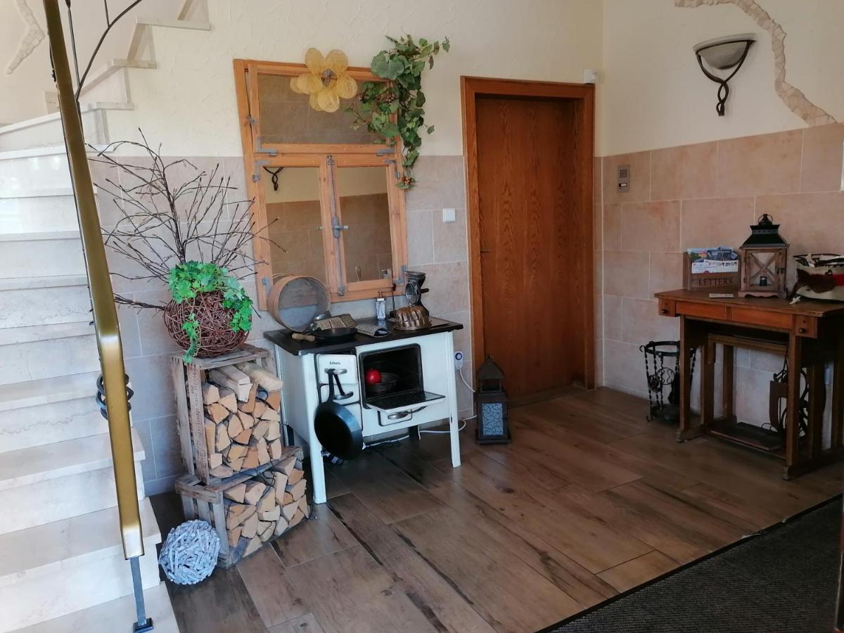 Landgasthof Niebler Adelsdorf Eksteriør bilde